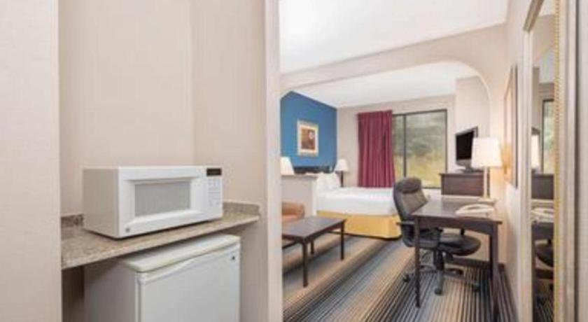 Baymont By Wyndham Laurel Hotel Kültér fotó
